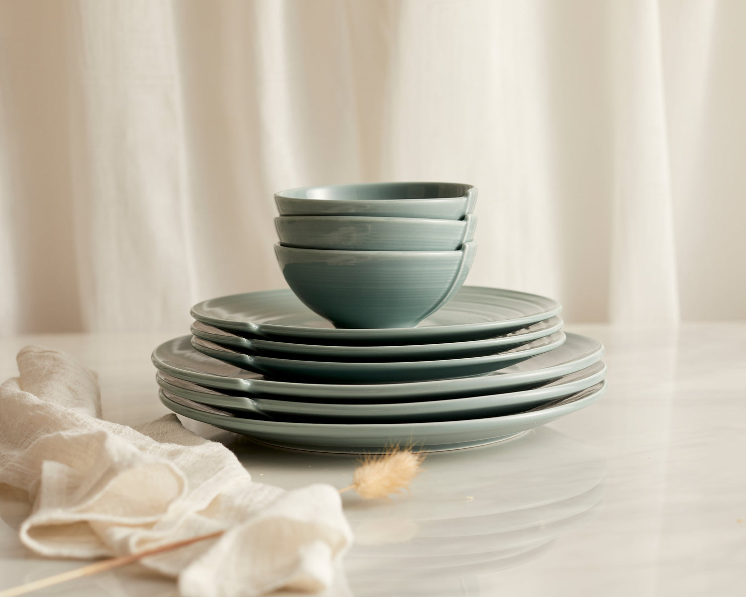 Round dinner plate